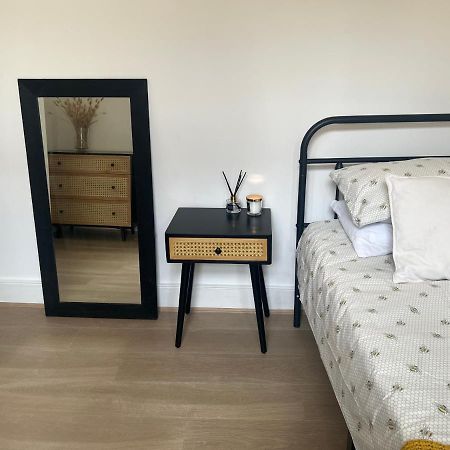 The Leyton Oasis Hotel Лондон Екстериор снимка