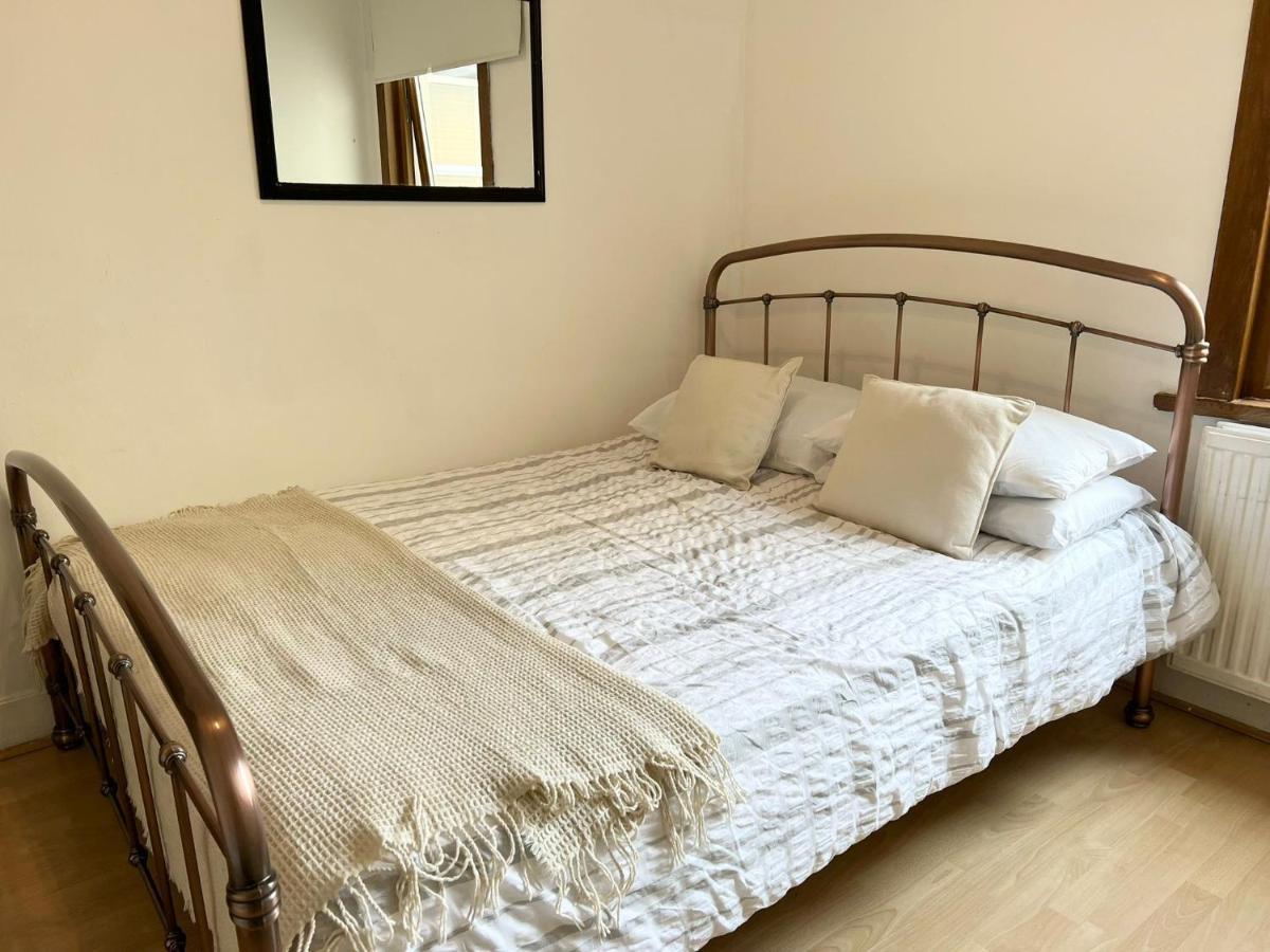 The Leyton Oasis Hotel Лондон Екстериор снимка