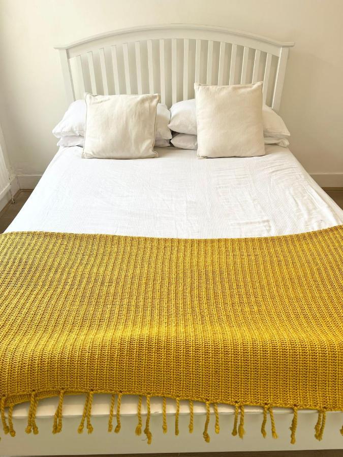 The Leyton Oasis Hotel Лондон Екстериор снимка